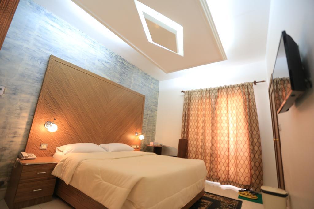 Sun City International Hotel Dubai Exterior photo