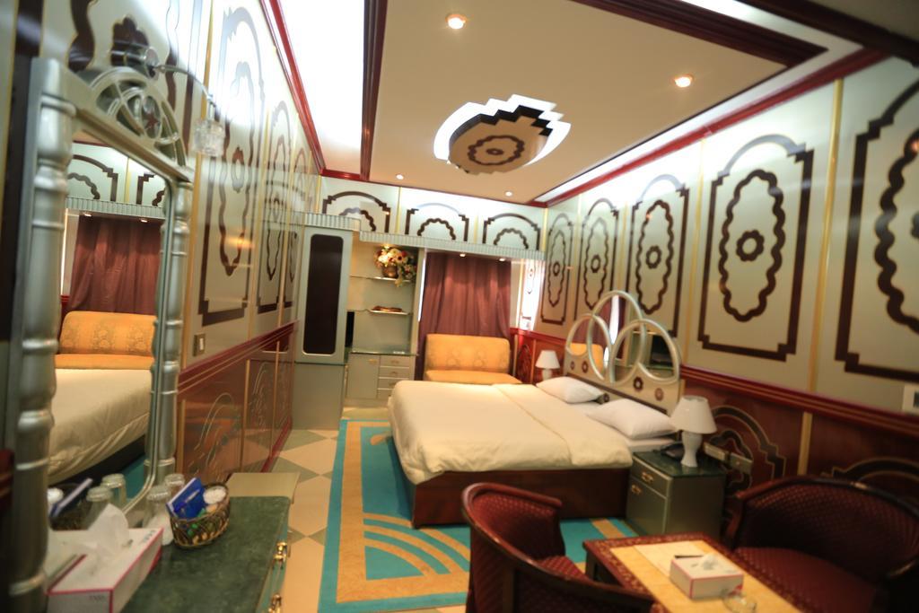 Sun City International Hotel Dubai Exterior photo